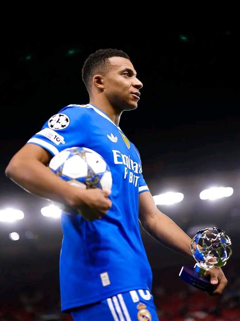 17668468698948984733990246360476-768x1024 Ballon d’Or 2026: Quem Está na Corrida pelo Maior Prémio Individual do Futebol Mundial?