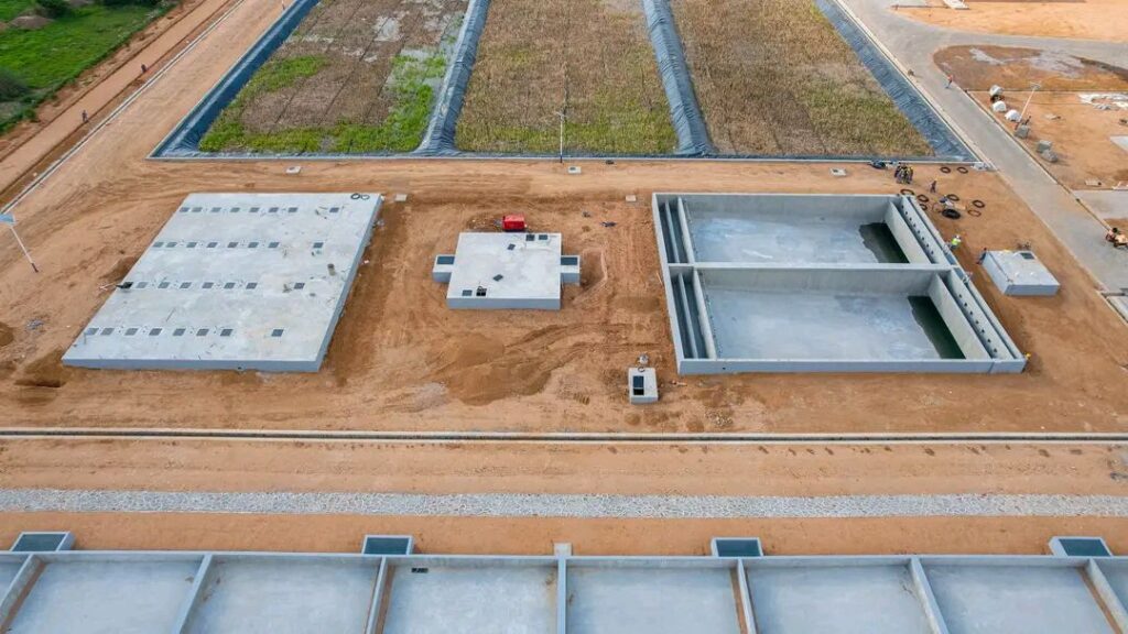 image_editor_output_image-1112699301-17652685358604195617725950973546-1024x576 Director Nacional de Água e Saneamento Destaca Avanços na Construção da Nova Estação de Tratamento de Lamas Fecais em Tete