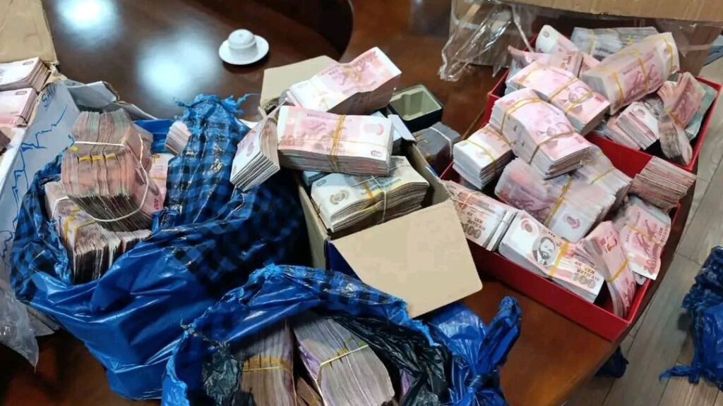 image_editor_output_image1144885597-17657058796124914621499791408437-1024x576 PGR Apreende Avultadas Somas de Dinheiro em Residência de Maputo e Investiga Rede de Crimes Financeiros