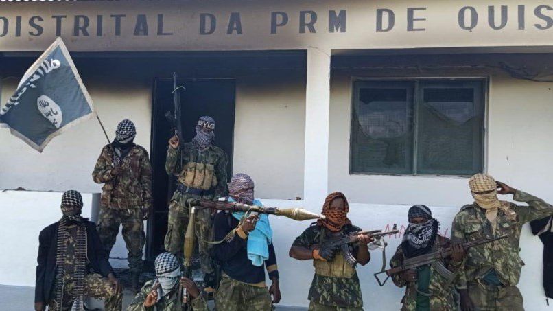 image_editor_output_image1373188148-17652906782986200782916101699489 Terror em Muidumbe: Grupos Armados Montam “Portagens Clandestinas” e Extorquem Passageiros na N380