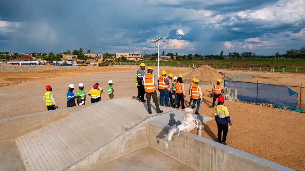 image_editor_output_image2124007427-17652699262552678954649379060023-1024x576 Director Nacional de Água e Saneamento Destaca Avanços na Construção da Nova Estação de Tratamento de Lamas Fecais em Tete